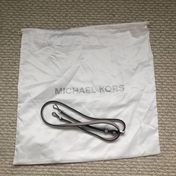 Michael Kors Haley Tote - Picture 4 of 4